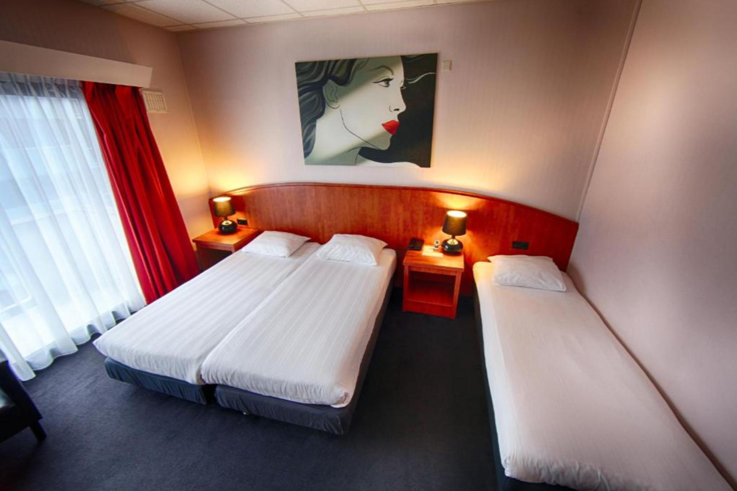 Leonardo Hotel Utrecht City Center Bagian luar foto